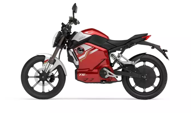 VMoto Super Scooter TSX rouge côté gauche en studio