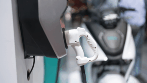 Fonctionnalités imagées du Yadea Fierider F200
