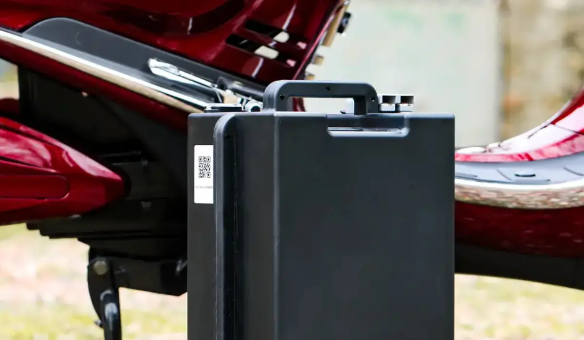 gros plan sur la batterie amovible du frison T3000