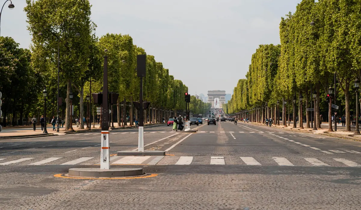 petits trajets en scooter électrique dans paris